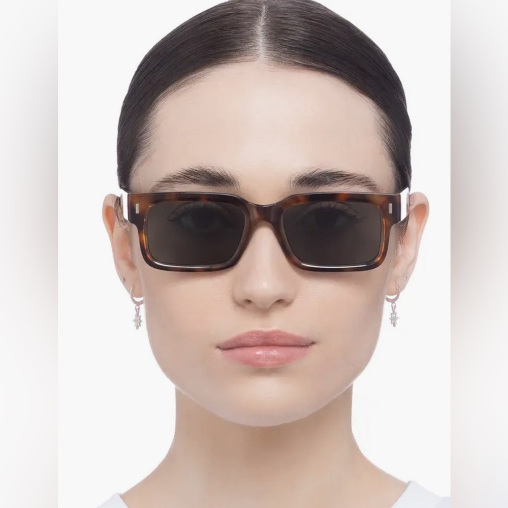 $40 NWT Castor 51mm D-Frame Sunglasses
AIRE sold at Nordstrom and Revolve